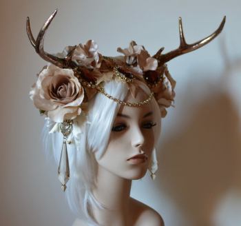 Elegant Antlers Headdress